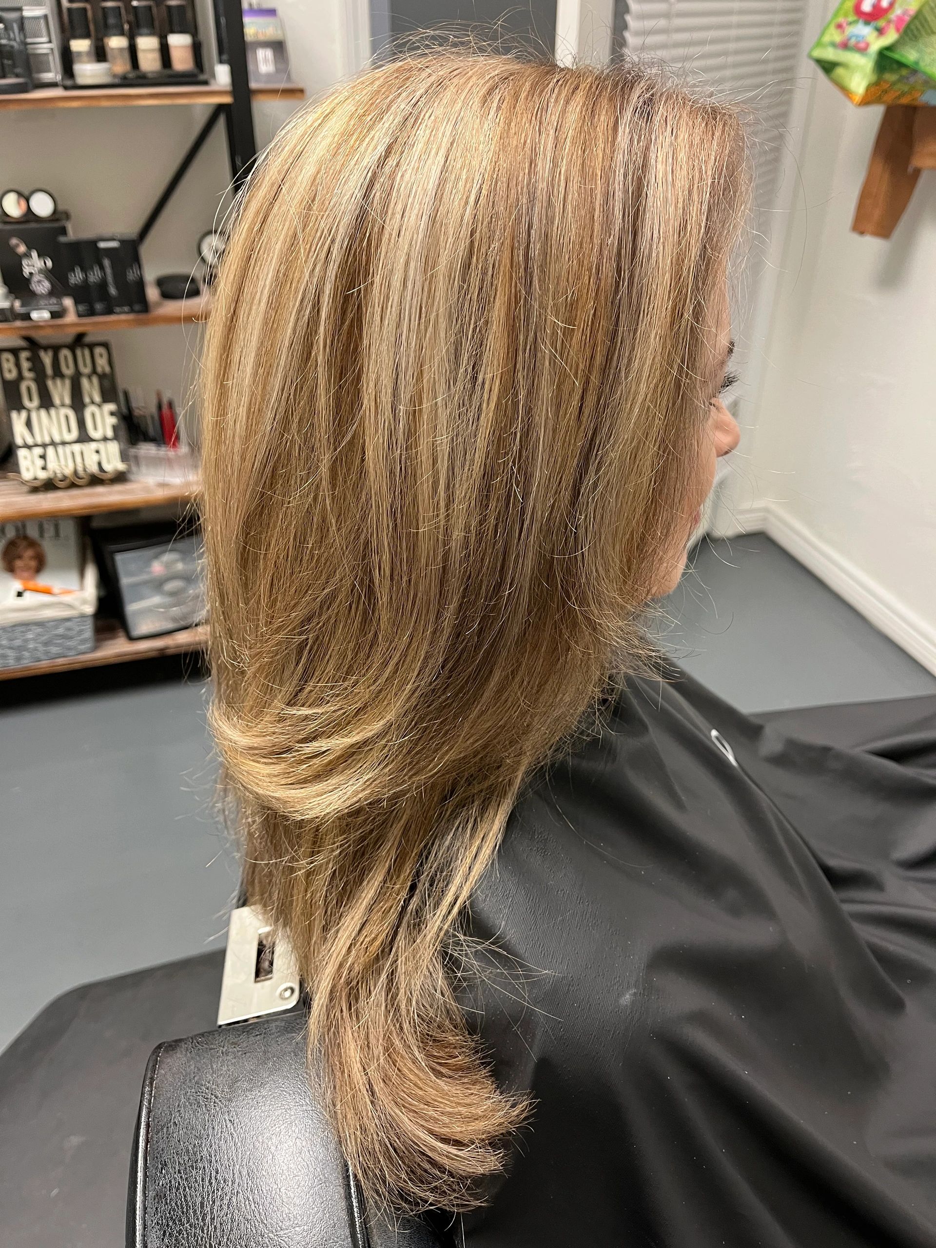 Balayage blonde hair salon
